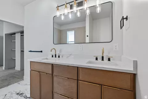 Bath - 3207 Pingree Ave, Ogden, UT 84401 photo 2 of 3