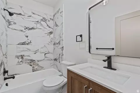 Bath - 3207 Pingree Ave, Ogden, UT 84401 photo 3 of 3