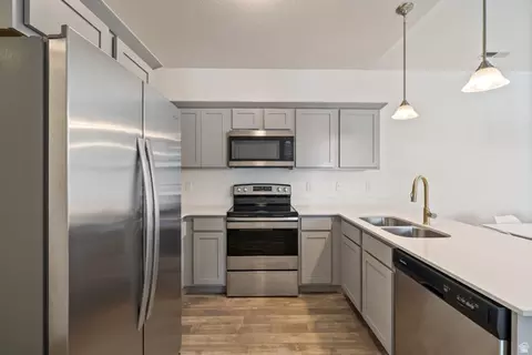 Kitchen - 537 N 310 W, Vineyard, UT 84059 photo 2 of 3