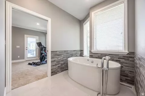 Bath - 13242 S Berry Patch Ct, Draper, UT 84020 photo 2 of 6