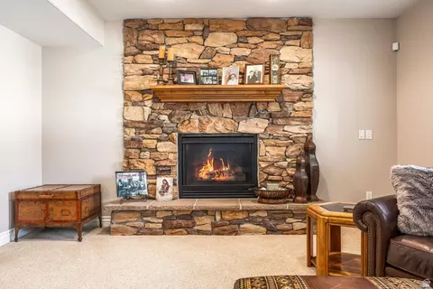 Living - 13242 S Berry Patch Ct, Draper, UT 84020 photo 5 of 6