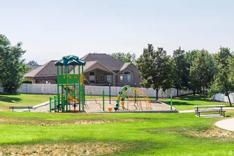 Exterior - 13242 S Berry Patch Ct, Draper, UT 84020 photo 15 of 15