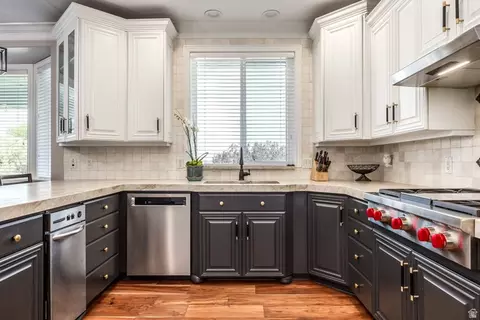 Kitchen - 13242 S Berry Patch Ct, Draper, UT 84020 photo 3 of 6