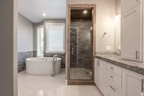 Bath - 13242 S Berry Patch Ct, Draper, UT 84020 photo 1 of 6