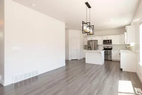 Living - 822 E 380 S, American Fork, UT 84003 photo 1 of 6