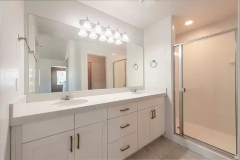 Bath - 822 E 380 S, American Fork, UT 84003 photo 1 of 5