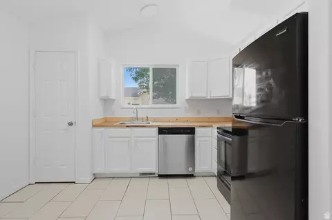 Kitchen - 2035 E Weeping Willow Way, Eagle Mountain, UT 84005 photo 3 of 3