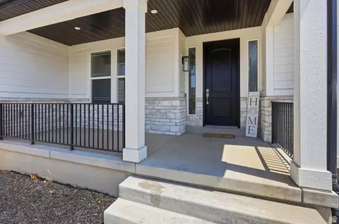 Exterior - 558 N Hampton Ln, Lindon, UT 84042 photo 5 of 12
