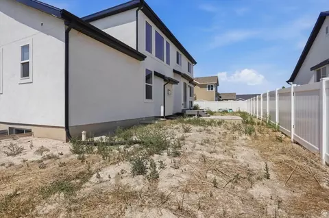 Exterior - 558 N Hampton Ln, Lindon, UT 84042 photo 8 of 12
