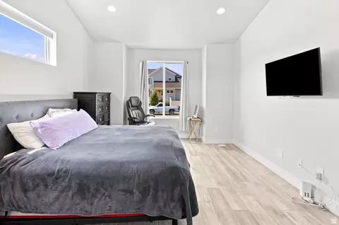 Bedroom - 558 N Hampton Ln, Lindon, UT 84042 photo 7 of 8