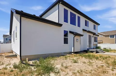 Exterior - 558 N Hampton Ln, Lindon, UT 84042 photo 9 of 12