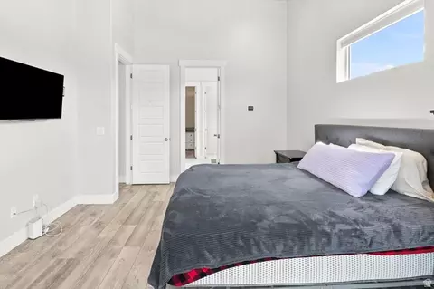 Bedroom - 558 N Hampton Ln, Lindon, UT 84042 photo 8 of 8