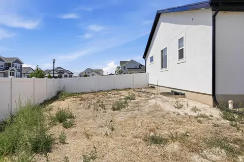 Exterior - 558 N Hampton Ln, Lindon, UT 84042 photo 7 of 12