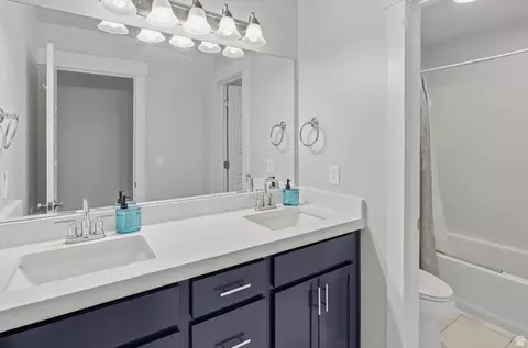 Bath - 558 N Hampton Ln, Lindon, UT 84042 photo 1 of 3