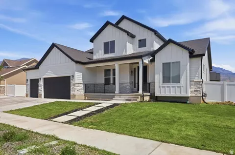 Exterior - 558 N Hampton Ln, Lindon, UT 84042 photo 2 of 12