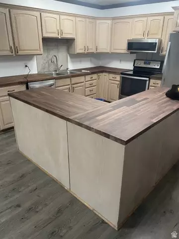 Kitchen - 270 E Center St, Bountiful, UT 84010 photo 8 of 8