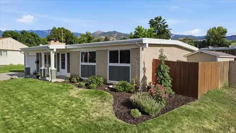Exterior - 300 E 1650 S, Bountiful, UT 84010 photo 4 of 8