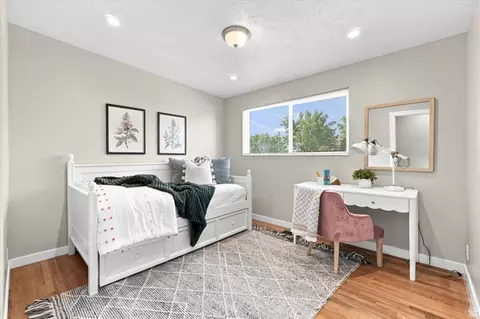 Bedroom - 300 E 1650 S, Bountiful, UT 84010 photo 4 of 8