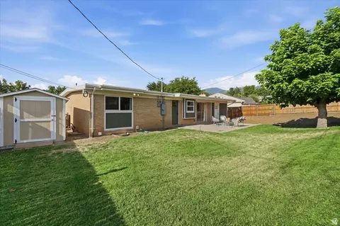 Exterior - 300 E 1650 S, Bountiful, UT 84010 photo 6 of 8