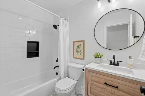 Bath - 300 E 1650 S, Bountiful, UT 84010 photo 1 of 4