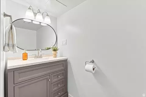 Bath - 300 E 1650 S, Bountiful, UT 84010 photo 3 of 4