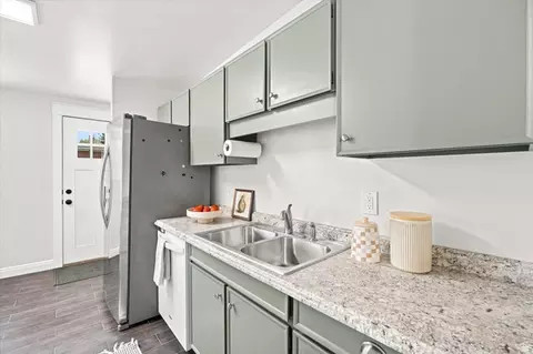 Kitchen - 300 E 1650 S, Bountiful, UT 84010 photo 3 of 3