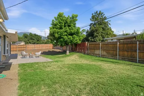 Exterior - 300 E 1650 S, Bountiful, UT 84010 photo 7 of 8
