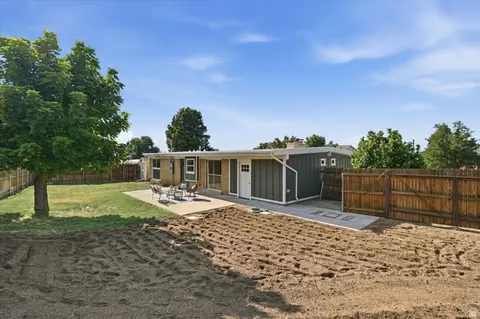 Exterior - 300 E 1650 S, Bountiful, UT 84010 photo 8 of 8
