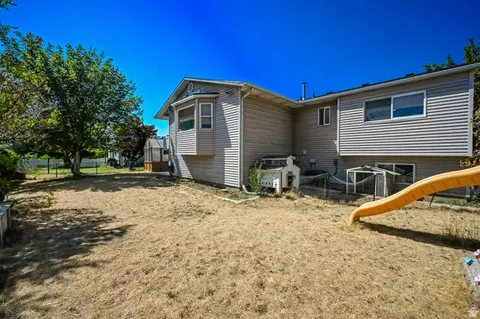 Exterior - 495 W 920 N, Orem, UT 84057 photo 8 of 11