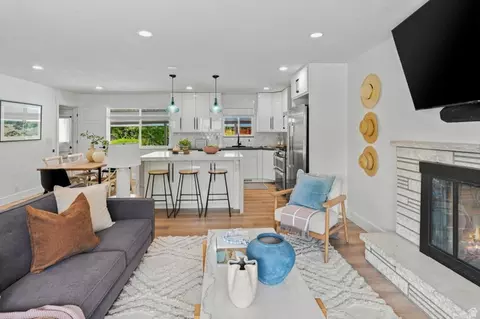 Living - 923 E 350 N, Bountiful, UT 84010 photo 4 of 6