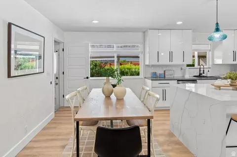 Dining - 923 E 350 N, Bountiful, UT 84010 photo 3 of 4