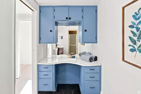 Bath - 923 E 350 N, Bountiful, UT 84010 photo 5 of 6