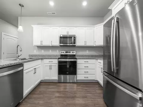 Kitchen - 1809 W 200 S #C, Mapleton, UT 84664 photo 3 of 4