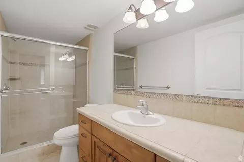 Bath - 1832 E Peyton Ct, Holladay, UT 84117 photo 4 of 4
