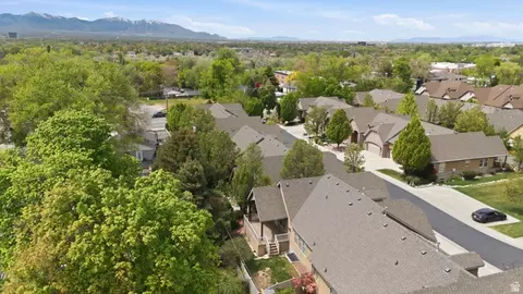 View/Area - 1832 E Peyton Ct, Holladay, UT 84117 photo 10 of 10