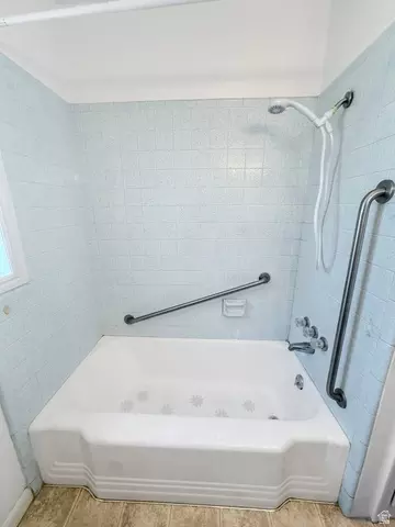 Bath - 7811 S Oak St, Sandy, UT 84092 photo 2 of 2