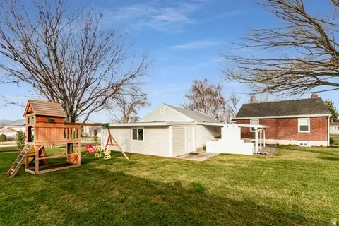 Exterior - 518 E 11000 S, Sandy, UT 84070 photo 3 of 5