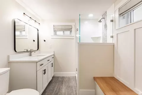 Bath - 518 E 11000 S, Sandy, UT 84070 photo 3 of 4