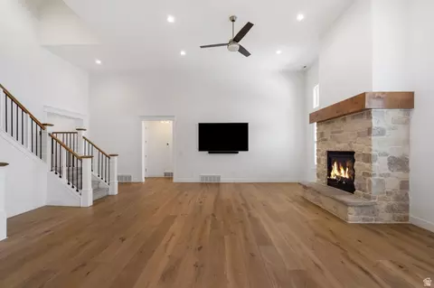 Living - 7 Elk Ct, Alpine, UT 84004 photo 2 of 7