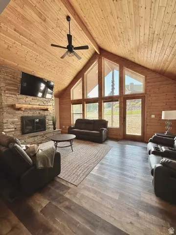 495 W Buttercup Ln, Garden City, UT 84028