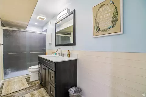Bath - 4389 E Inverness Ln, Eagle Mountain, UT 84005 photo 4 of 4