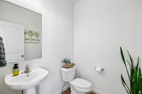 Bath - 4389 E Inverness Ln, Eagle Mountain, UT 84005 photo 1 of 4