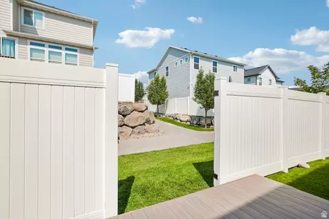 Exterior - 4389 E Inverness Ln, Eagle Mountain, UT 84005 photo 4 of 8