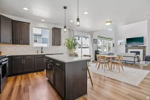 Kitchen - 4389 E Inverness Ln, Eagle Mountain, UT 84005 photo 3 of 4