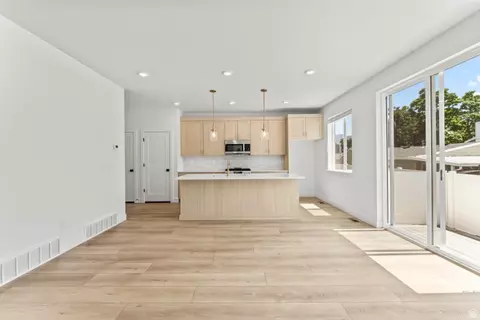 Living - 286 E Legacy Trail Ln #3, Midvale, UT 84047 photo 2 of 3