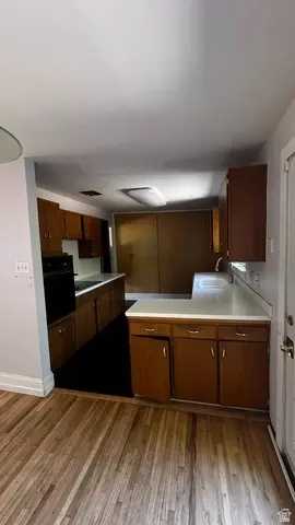 Kitchen - 3001 E 4345 S, Holladay, UT 84124 photo 2 of 2