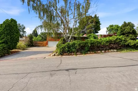 Exterior - 3001 E 4345 S, Holladay, UT 84124 photo 10 of 11