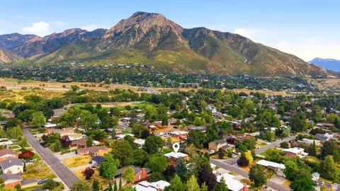 View/Area - 3001 E 4345 S, Holladay, UT 84124 photo 1 of 5
