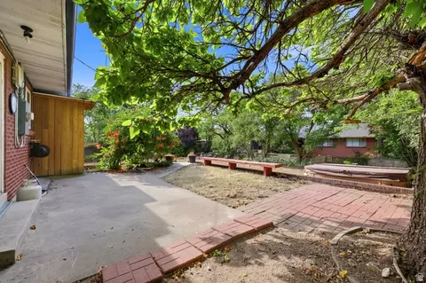 Exterior - 3001 E 4345 S, Holladay, UT 84124 photo 6 of 11