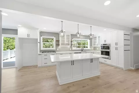 Kitchen - 936 Chatelain Rd, Ogden, UT 84403 photo 1 of 3